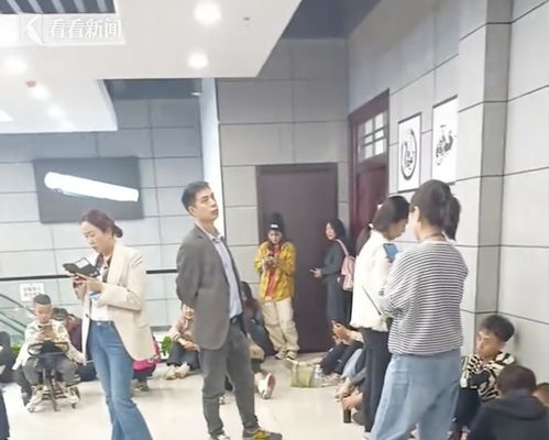 旅游团被关商店不购物不让走，西安旅行社回应引发争议